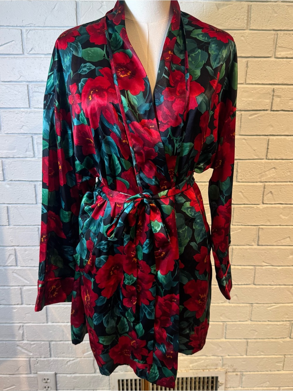 Vintage 90s Victoria’s Secret Gold Label Red Floral Satin Robe One Size